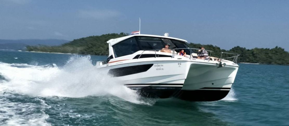 Rent private Speedboat Power Catamaran Shashi Phuket