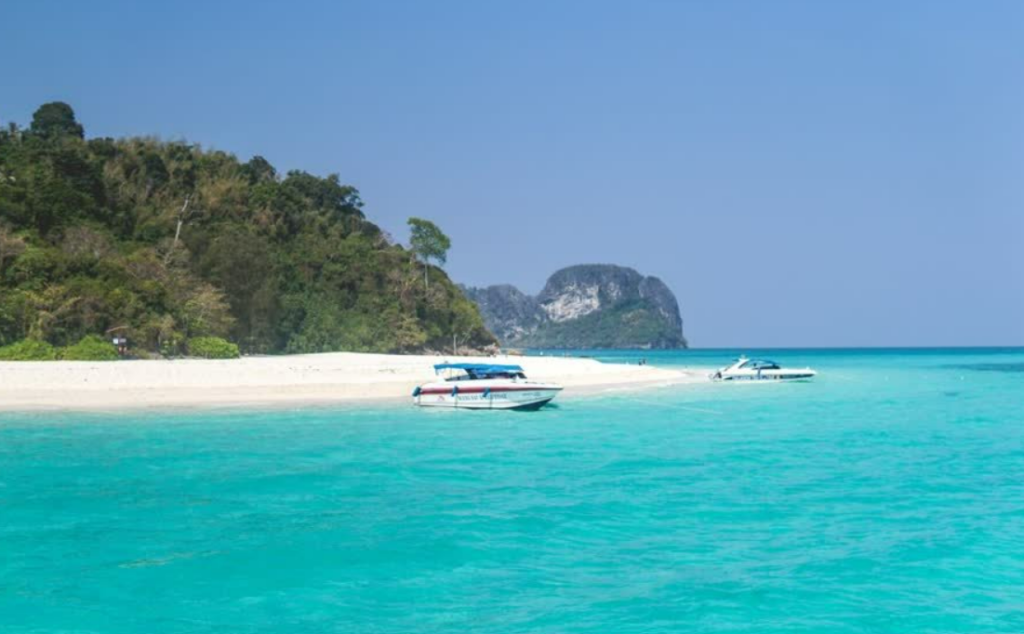 Ko Kradan - South of Phuket can be visit on a longer overnight trip with a private sailing yacht catamaran